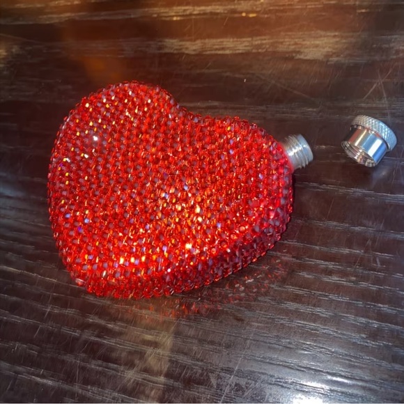 Red Heart-Shaped Rhinestone Flask - Picture 5 of 8